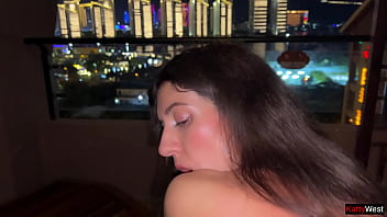 Pool girl brings stranger to orgasm in 3 minutes in hotel room