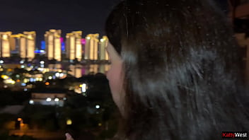 Pool girl brings stranger to orgasm in 3 minutes in hotel room