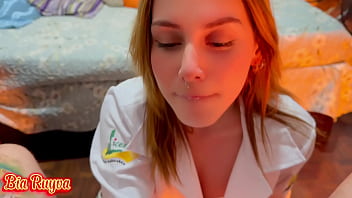 Técnica em enfermagem chega em casa e encontra a rola enorme do marido