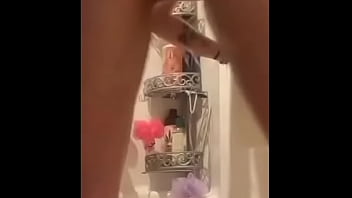 Thot showing what she got and giving it 1990 baby