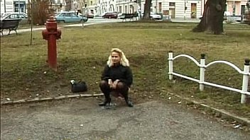 Crazy pee girl in the park sex