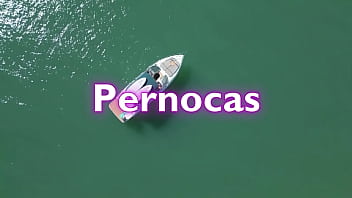 Drone flagra casal em sexo na lancha em alto mar