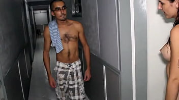 Me exibindo na janela do hotel arrumei uma rola enorme pra mim Me exibindo na janela do hotel arrumei uma rola enorme pra mim