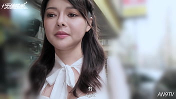 Shy office lady who dreams of becoming a model returns to work with a mouthful of cum