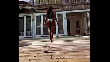 Iza com rabão Iza com rabão