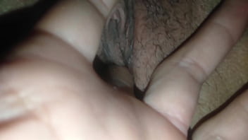 เย็ดหีที่สวยงามให้น้ำพุ่งเข้าไปในรูแตด