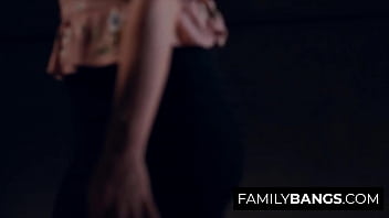 Receiving a nice lez therapy from mom's best friend ⭐