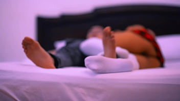 La profesora se folla al estudiante en su oficina desp