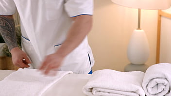 Rich bitch nicole murkovski takes a dp pounding at massage appointment gp3089