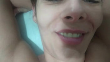 Estou comendo minha madrasta que é muito gostosa ela deixa eu gozar dentro toda vez