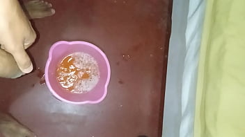 Todas las mañanas me paro a mear un tobo