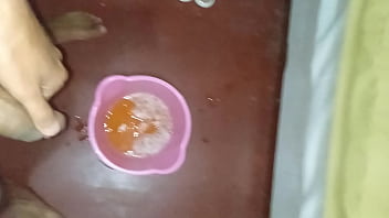 Todas las mañanas me paro a mear un tobo