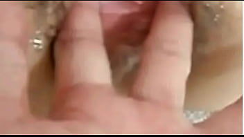 Hannds in pussy hole