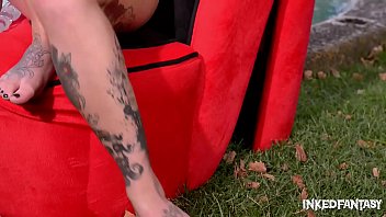 Inked goddess lauren fucks her own pussy to orgasm Inked goddess lauren fucks her own pussy to orgasm
