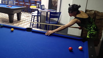 Gatita stoner en el billar