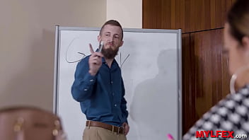 Supportive secretary gave a hand to the bosses