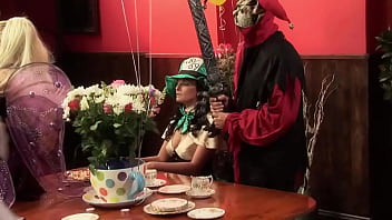 Cosplay orgy turns into cum swapping tongue fencing