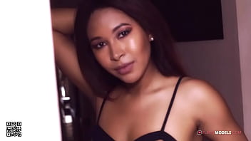 Hot latina twerking and getting naked