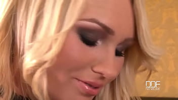 Hardcore pussy & ass fisting of sexy babe