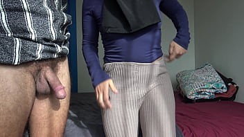 رجل عربي يريد الغرباء أن يمارسوا الجنس مع زوجته