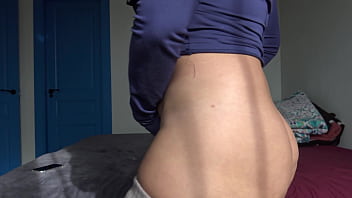 رجل عربي يريد الغرباء أن يمارسوا الجنس مع زوجته