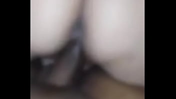 Mulher cavalgando até gozo de jorrar como pau de homem