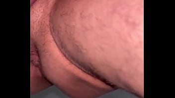 Me follé al royo de mi amigo en la habitación cuando se entró a escondidas a verme