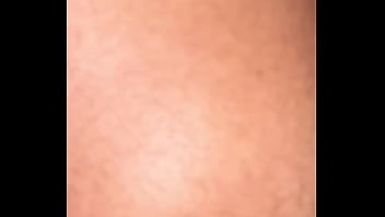 Me follé al royo de mi amigo en la habitación cuando se entró a escondidas a verme