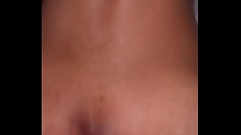 Me follé al royo de mi amigo en la habitación cuando se entró a escondidas a verme