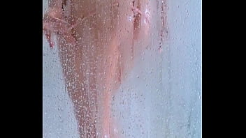 Watch this college booty jiggle in this hot shower tease