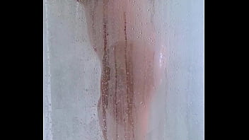 Watch this college booty jiggle in this hot shower tease