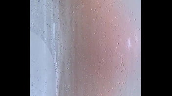 Watch this college booty jiggle in this hot shower tease