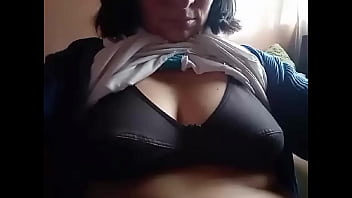 Milf tetona colombiana no sabe que es subida