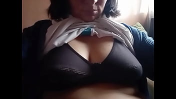 Milf tetona colombiana no sabe que es subida