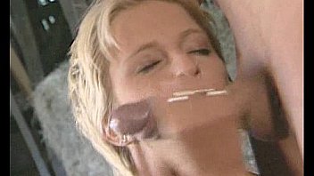 Svenska milfen jenny gruppknullas