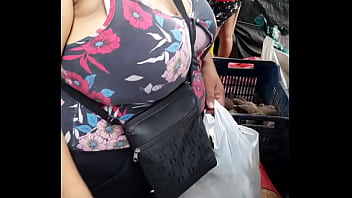 Una mil de jugosas tetas para cachetear