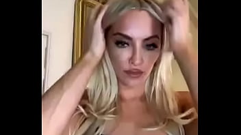 Lindsey pelas webcam big tits