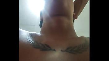 Novinha engole todo leitinho