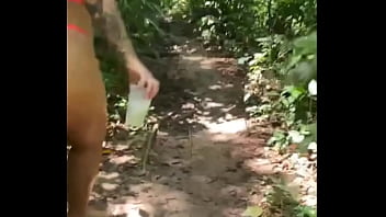 Levei meus amigos pro matinho