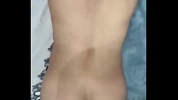 Mi vecino quiere mi culo y me folla cuando no esta mi esposo