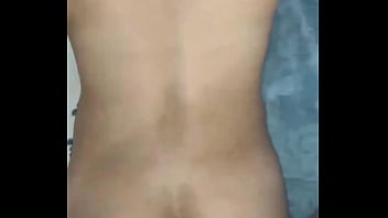 Mi vecino quiere mi culo y me folla cuando no esta mi esposo