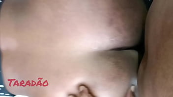 Botando devagarinho no cu da minha puta