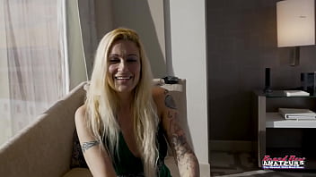 Stunning blonde cindy crawford finger fucks her pussy while sucking a dick