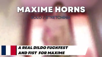 Mes mains deviennent mes jouets je me prends en profondeur explorant chaque sensation avec intensit