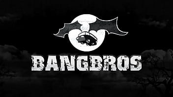 Big colombian ass at the car wash