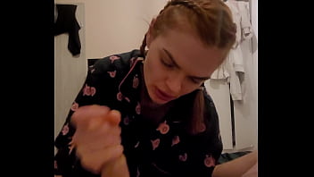 Red head roomate just took my dick and make a blowjob i just cum in her mouth she spit it on my dick