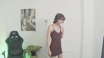 Zuko Una Hippie Valenciana De 20 Años Te Da Morbo Zuko A 20 Year Old Valencian Hippiedoes She Turn You On Comment thumbnail