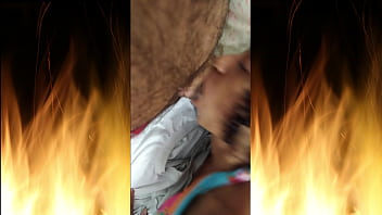 Fez o amigo gozar com um boquete incrível