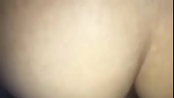 Explodi de prazer gozando pelo cu com o negão