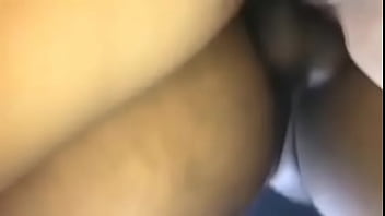 Explodi de prazer gozando pelo cu com o negão